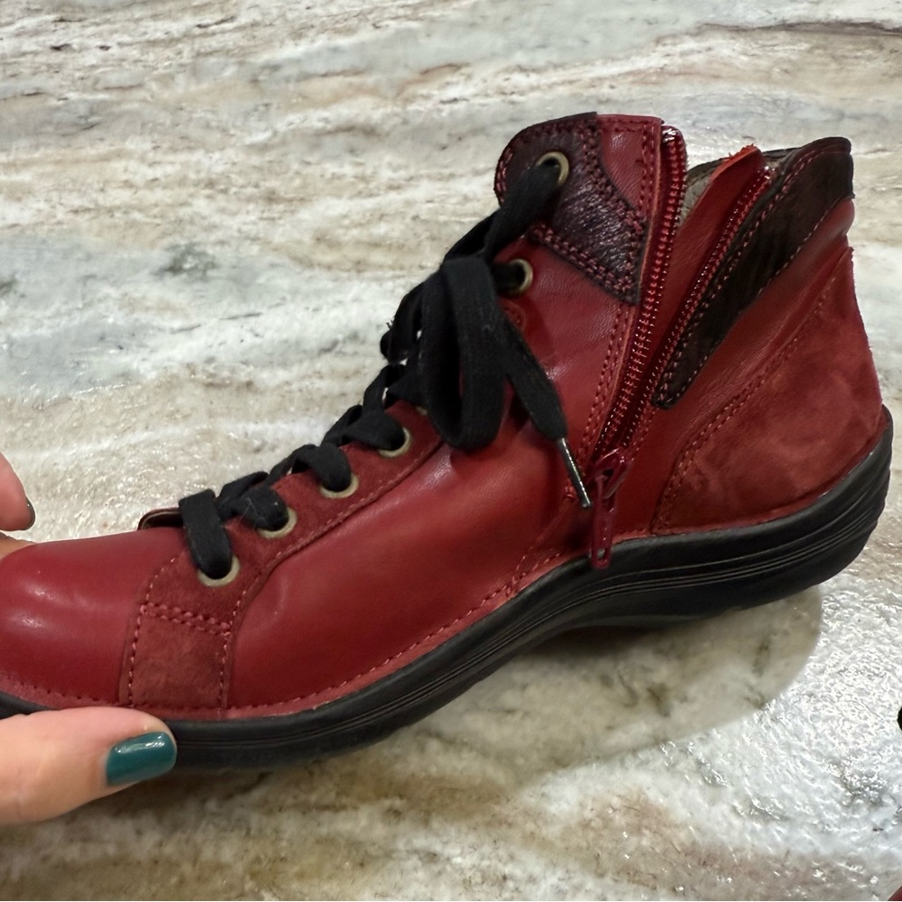 Bionica Women’s Red Orbit Boots. Size 7M. Lace or zip. Suede leather uppers. - Picture 3 of 8
